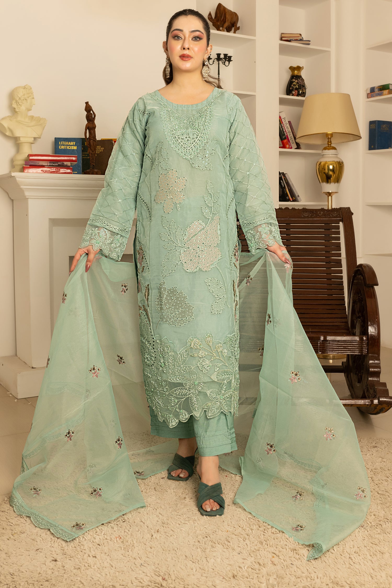 lookbook image shop_this_look_EcLGgQ