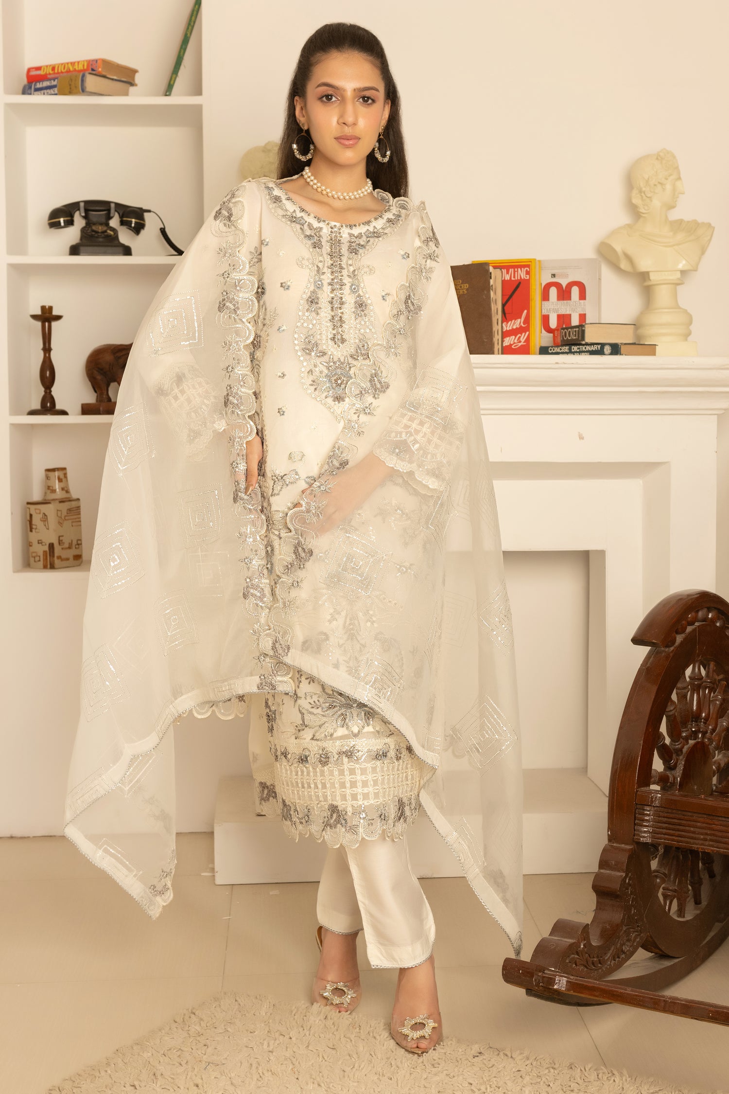 lookbook image shop_this_look_AVdw3f